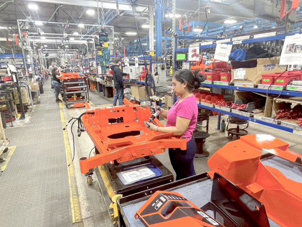 US manufacturing sector remains stable in April